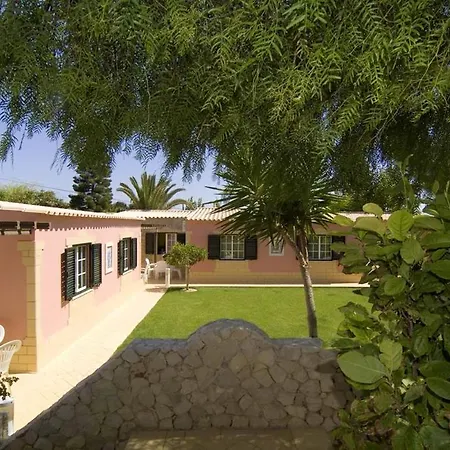 One Bedroom Appartement With Shared Pool Furnished Terrace And Wifi At Odiaxere 5 Km Away From The Beach